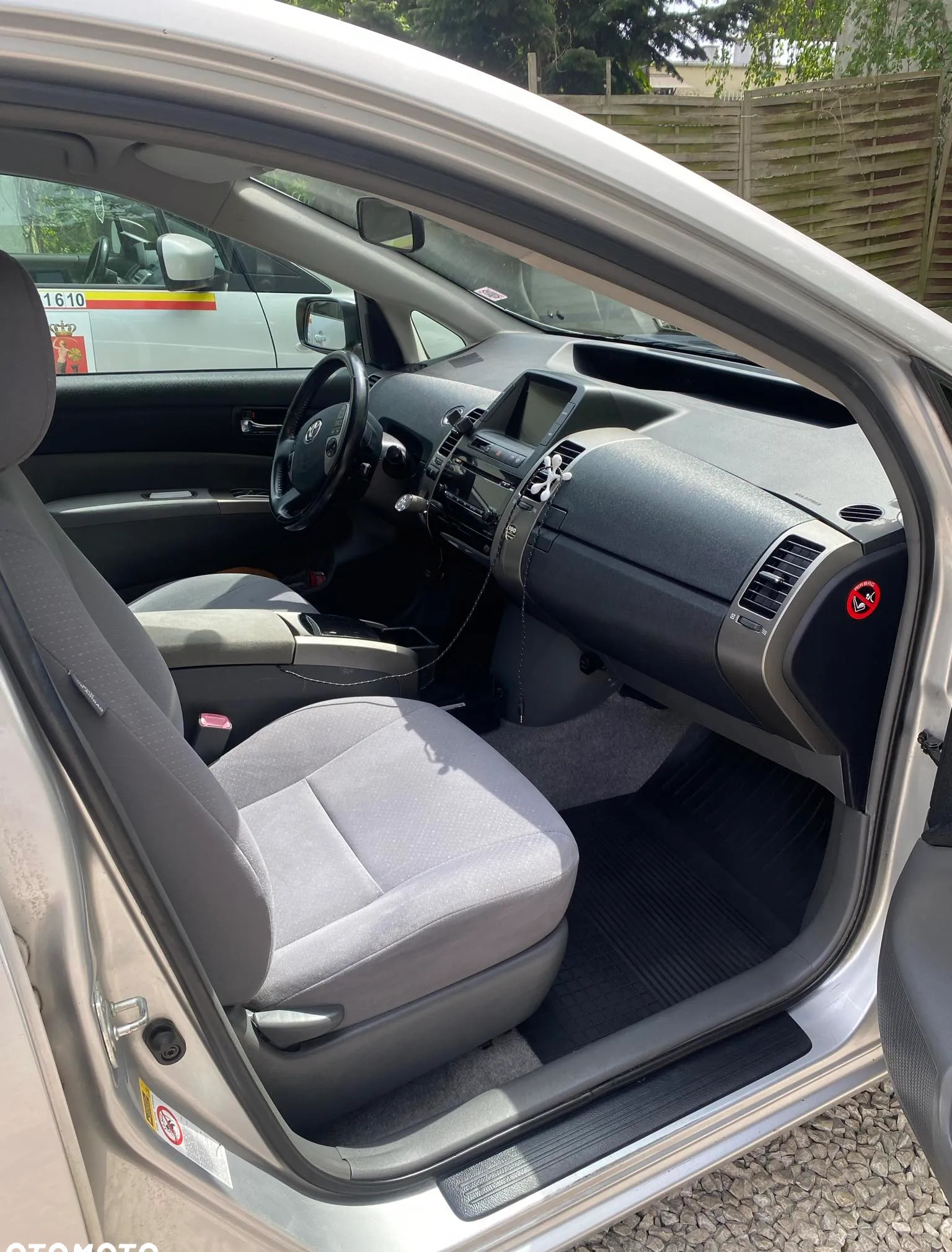 Toyota Prius cena 26500 przebieg: 318000, rok produkcji 2008 z Warszawa małe 79